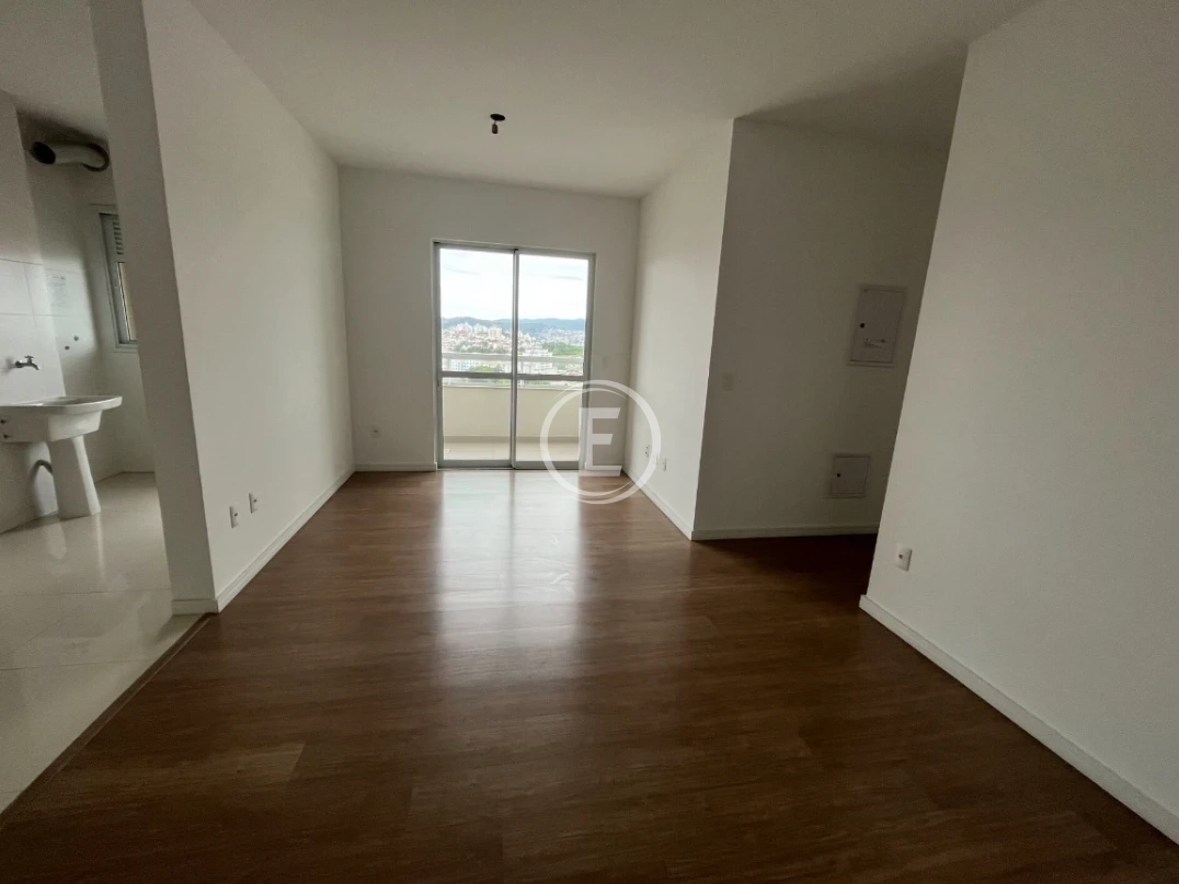 Apartamento em Capoeiras, Florianópolis. 3 quartos, 85m². Imagem 2 de 17