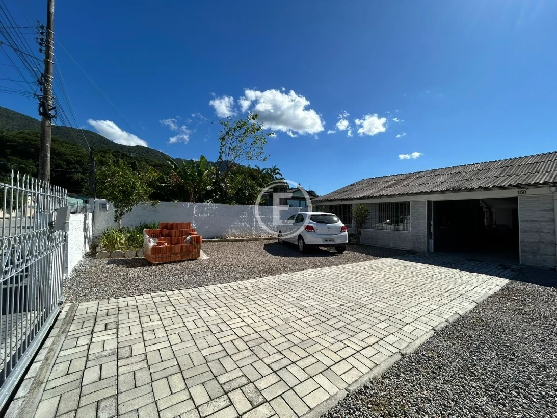 Casa em Praia de Fora, Palhoça. 4 quartos, 100m². Imagem 1 de 14