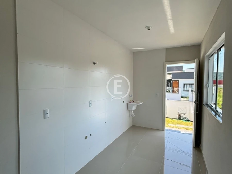 Casa Geminada em , . 2 quartos, 48m². Imagem 3 de 9