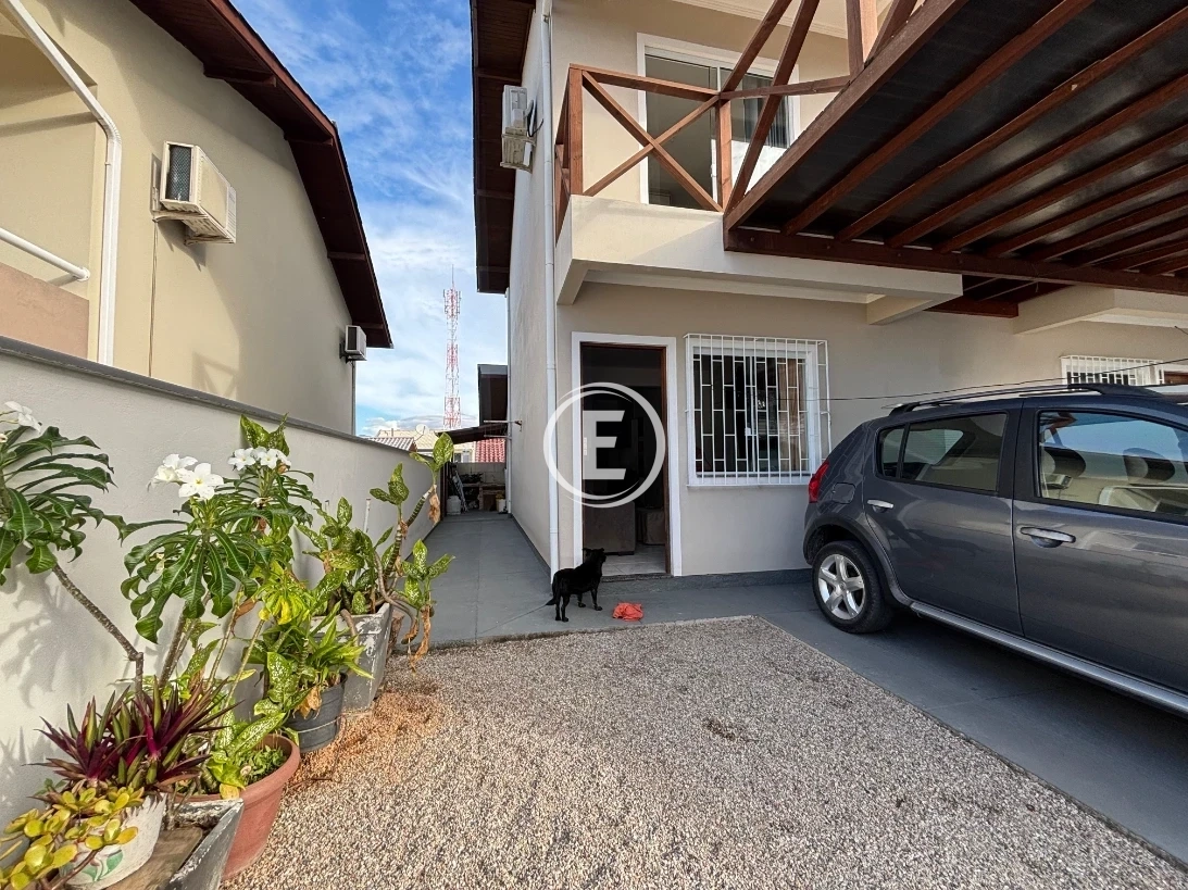 Sobrado Geminado em Bela Vista, Palhoça. 2 quartos, 63m². Imagem 1 de 11