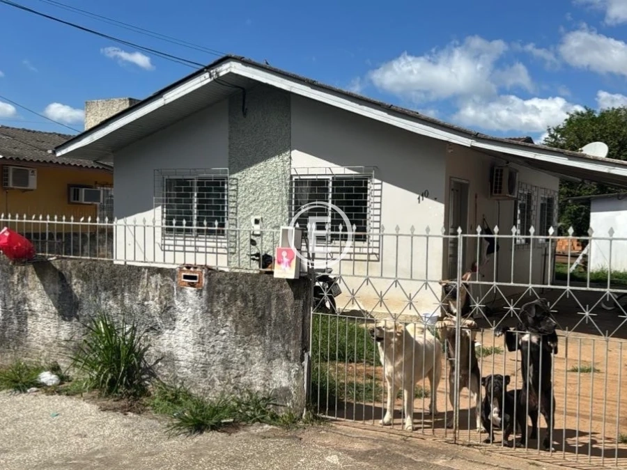 Casa em Forquilhinha, São José. 2 quartos, 60m². Imagem 1 de 3