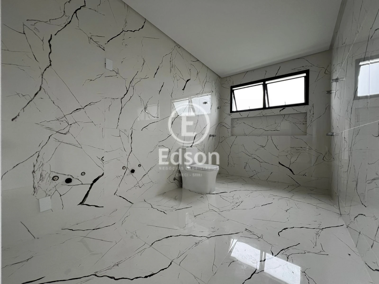 Casa em Pedra Branca, Palhoça. 4 quartos, 307m². Imagem 3 de 15