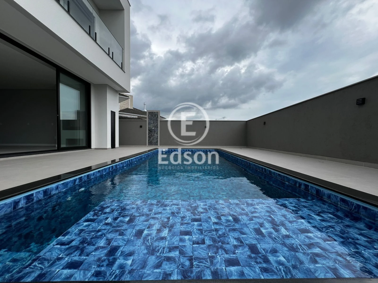 Casa em Pedra Branca, Palhoça. 4 quartos, 307m². Imagem 2 de 15