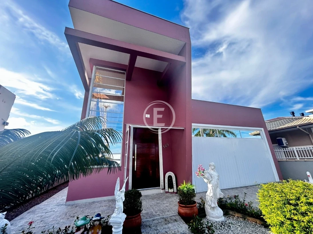 Casa em Praia de Fora, Palhoça. 3 quartos, 0m². Imagem 1 de 9