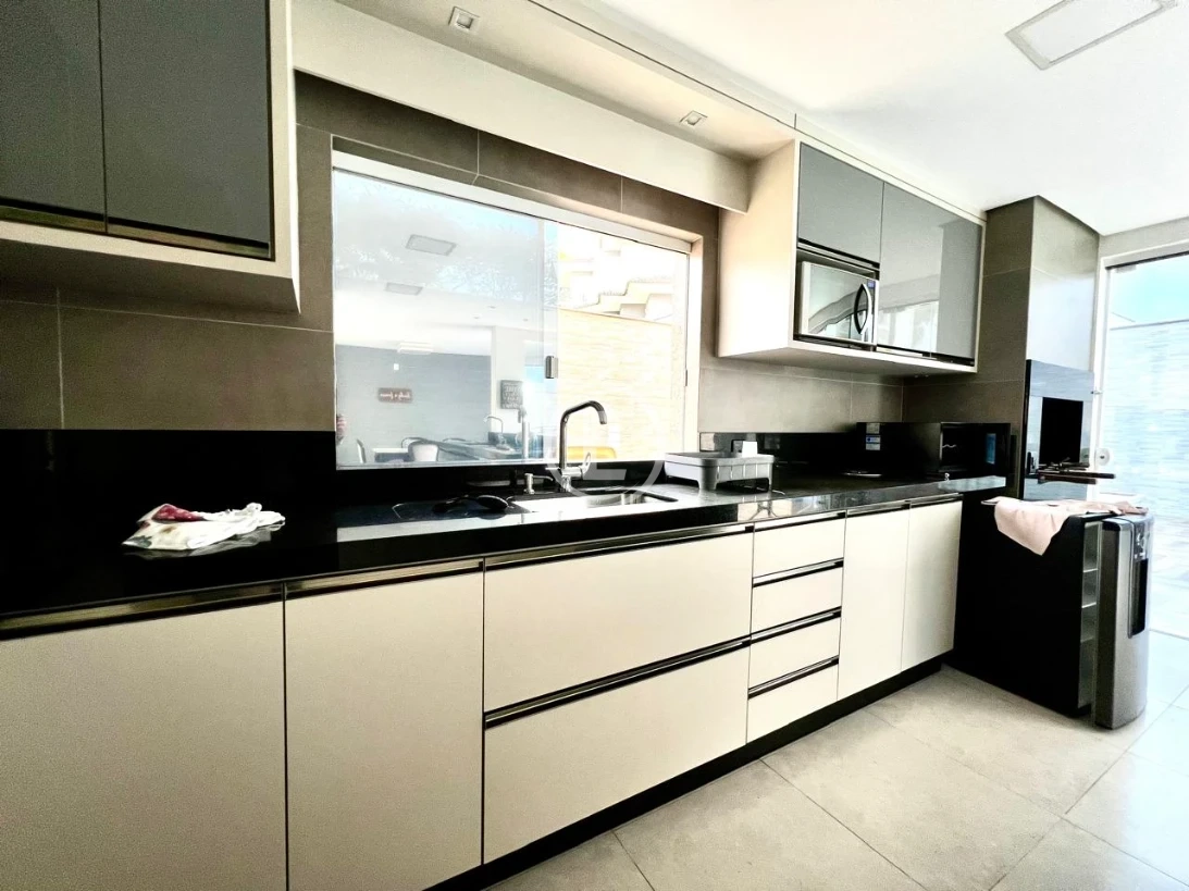 Casa em Pedra Branca, Palhoça. 3 quartos, 292m². Imagem 4 de 17