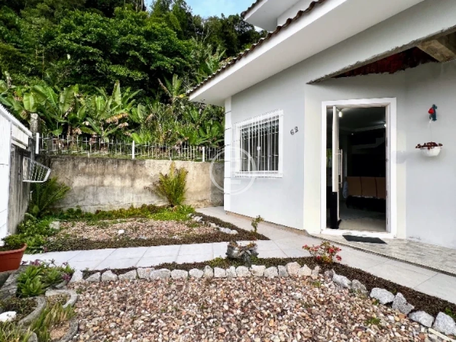 Casa em Forquilhinha, São José. 3 quartos, 195m². Imagem 2 de 20