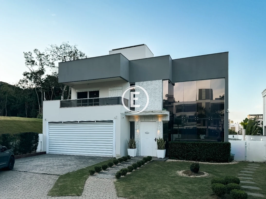 Casa em Pedra Branca, Palhoça. 3 quartos, 330m². Imagem 2 de 17