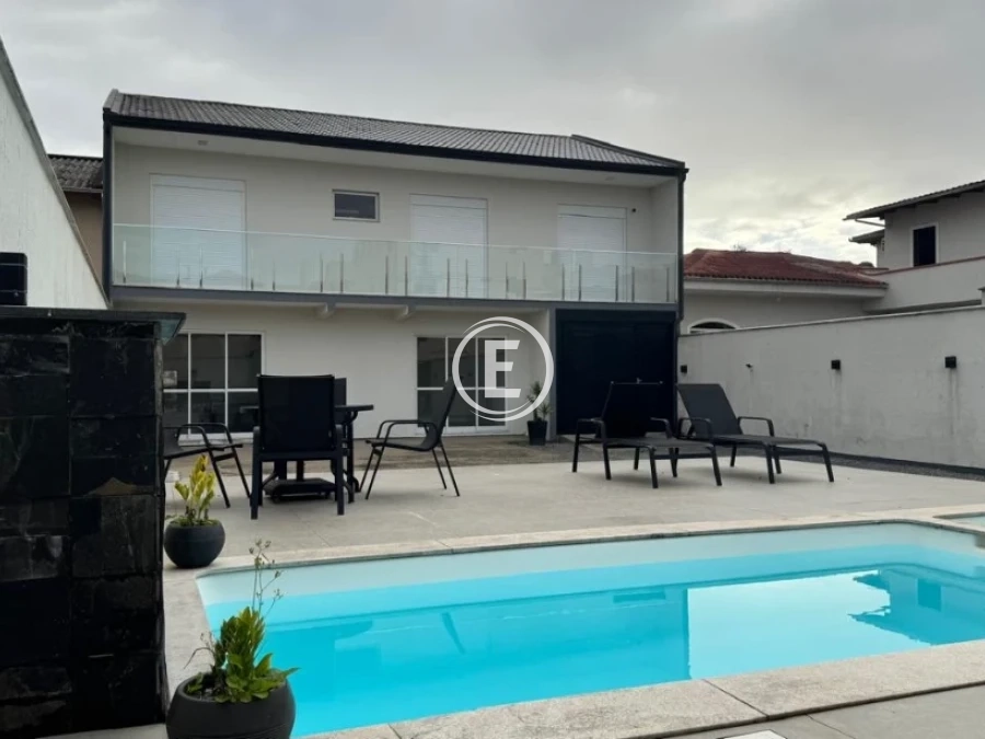 Casa em Ponte do Imaruim, Palhoça. 3 quartos, 248m². Imagem 1 de 6