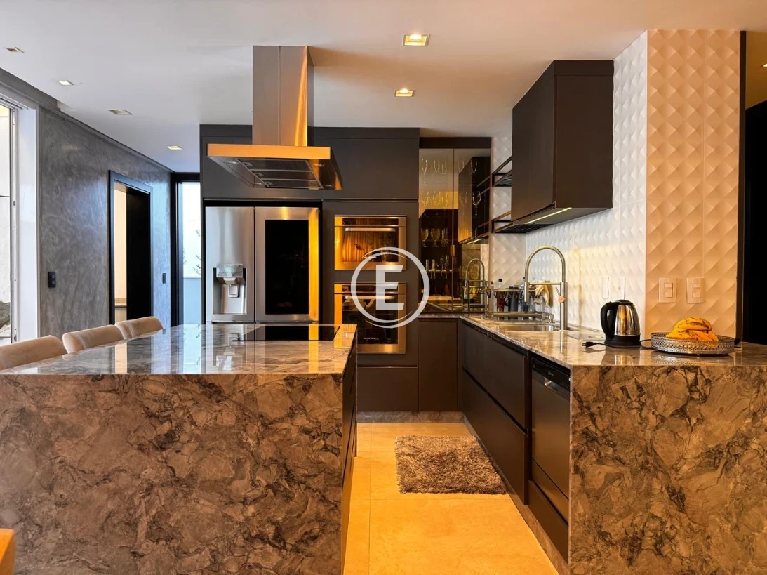 Casa em Pedra Branca, PALHOCA. 3 quartos, 267m². Imagem 5 de 19