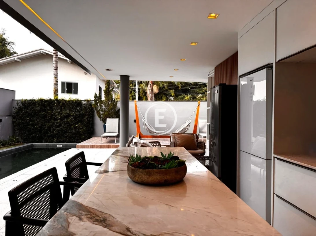 Casa em Pedra Branca, PALHOCA. 3 quartos, 267m². Imagem 15 de 19