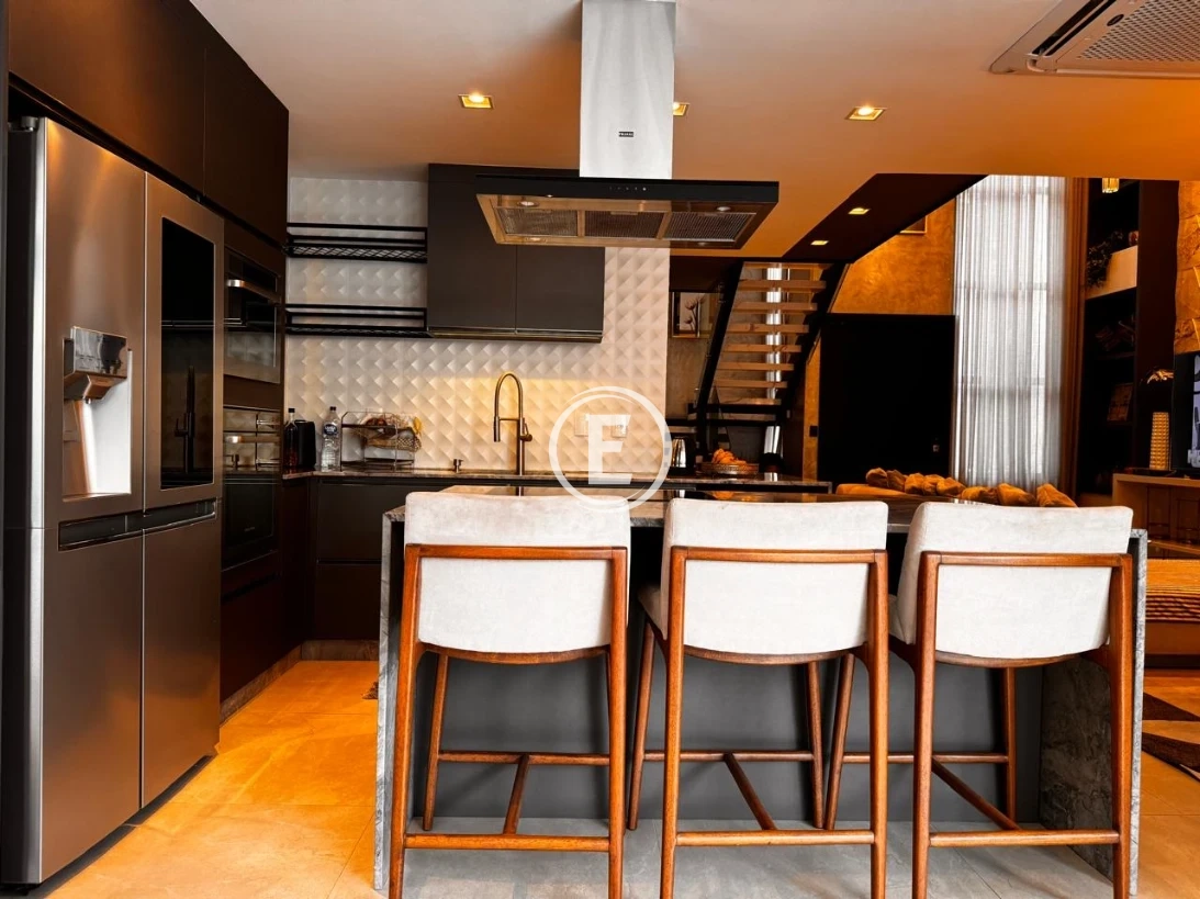 Casa em Pedra Branca, PALHOCA. 3 quartos, 267m². Imagem 6 de 19