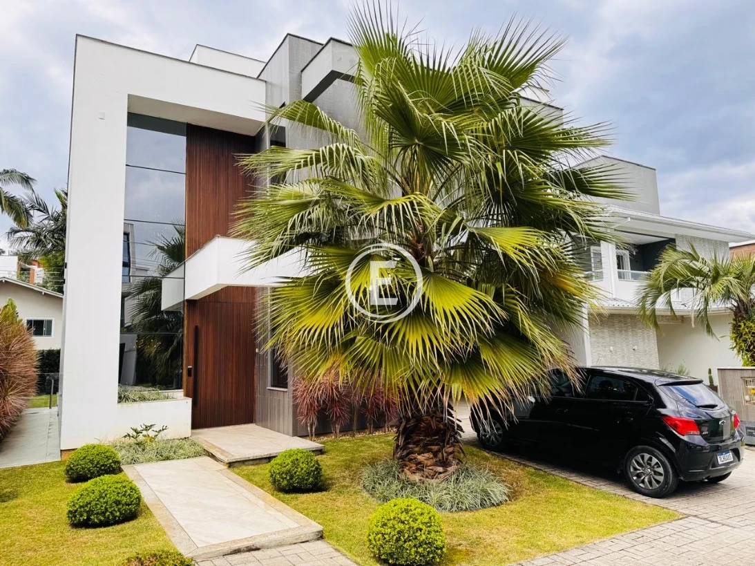 Casa em Pedra Branca, PALHOCA. 3 quartos, 267m². Imagem 1 de 19