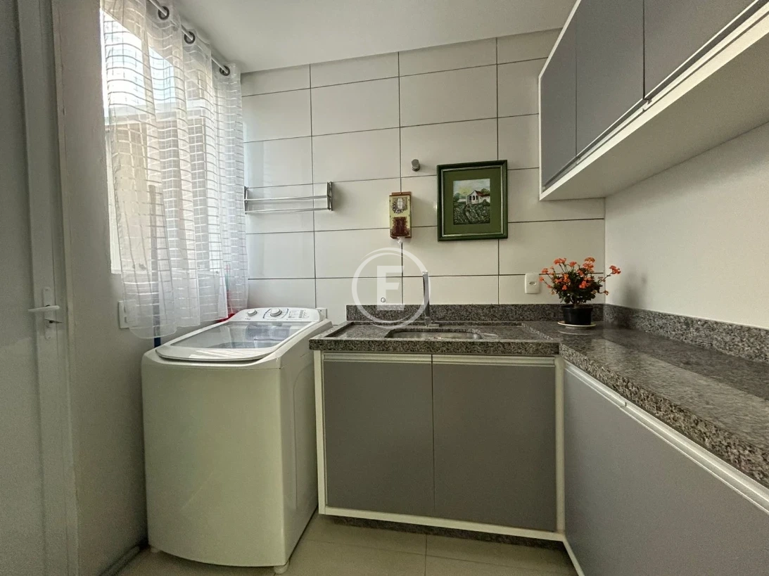 Casa em Pedra Branca, Palhoça. 3 quartos, 280m². Imagem 9 de 22