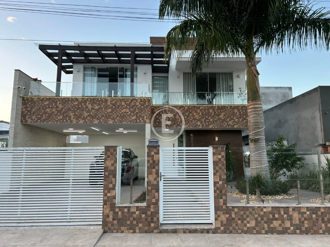 Casa em Pedra Branca, Palhoça. 3 quartos, 280m². Imagem 1 de 22