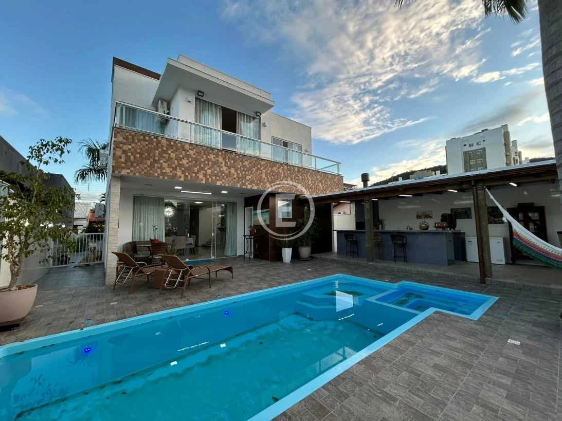 Casa em Pedra Branca, Palhoça. 3 quartos, 280m². Imagem 19 de 22