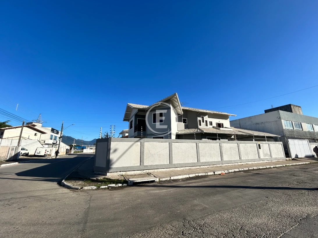 Casa em Passa Vinte, Palhoça. 5 quartos, 0m². Imagem 1 de 18