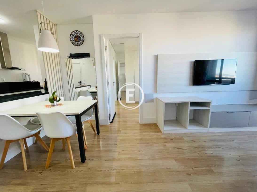 Apartamento em Kobrasol, São José. 1 quartos, 51m². Imagem 2 de 9