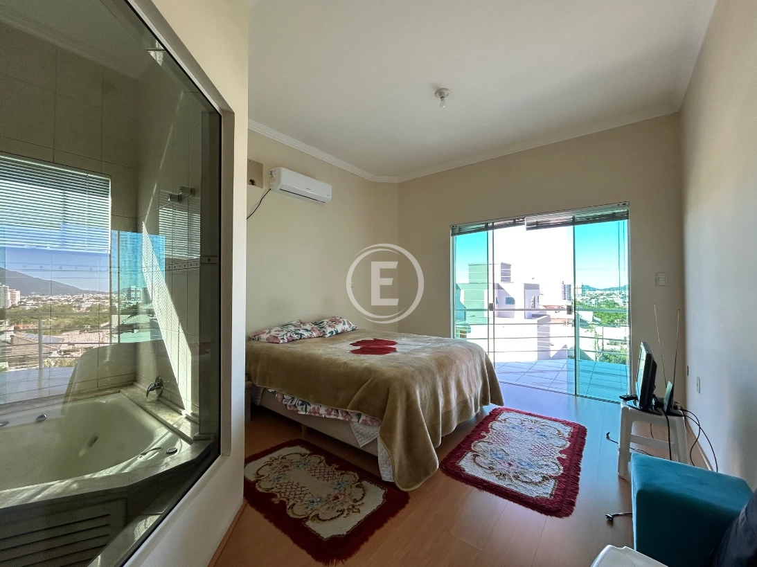 Casa em Pedra Branca, Palhoça. 3 quartos, 233m². Imagem 6 de 21