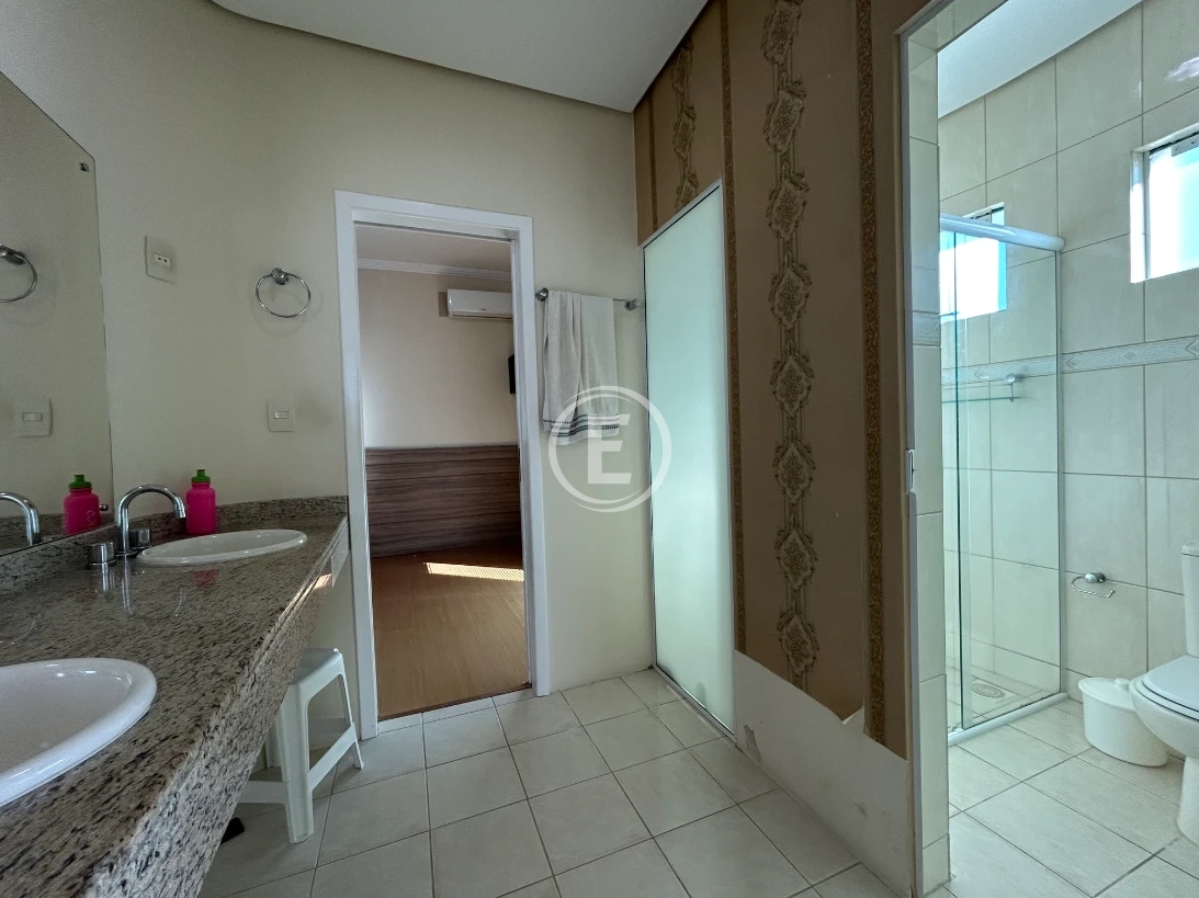 Casa em Pedra Branca, Palhoça. 3 quartos, 233m². Imagem 9 de 21