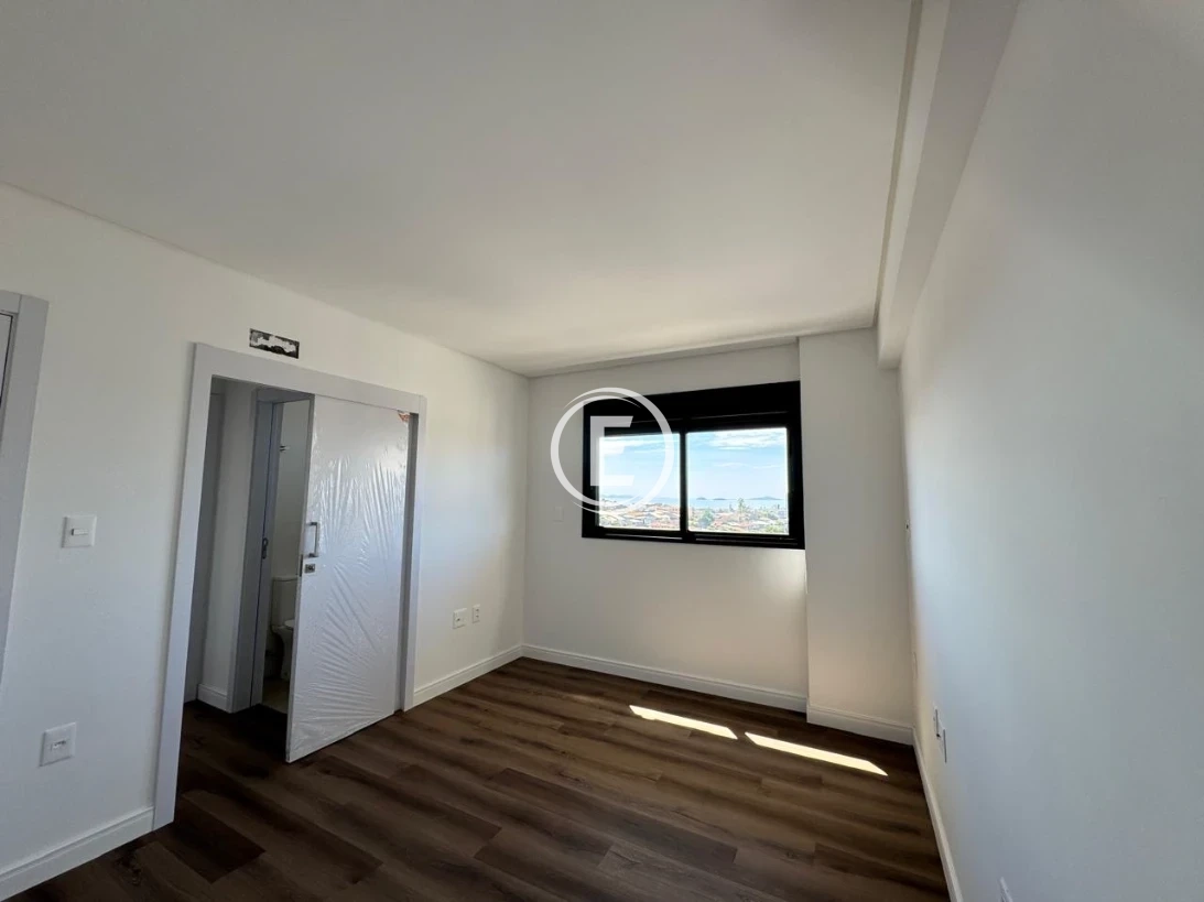 Apartamento em Nossa Senhora do Rosário, São José. 4 quartos, 154m². Imagem 9 de 13