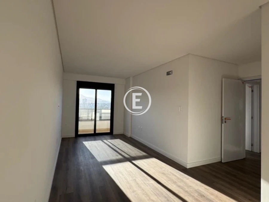 Apartamento em Nossa Senhora do Rosário, São José. 4 quartos, 154m². Imagem 3 de 13