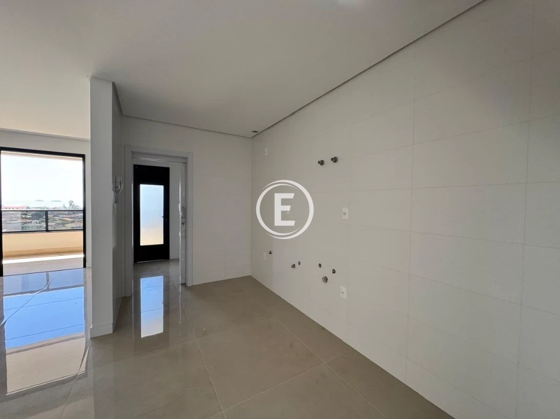 Apartamento em Nossa Senhora do Rosário, São José. 4 quartos, 154m². Imagem 2 de 13