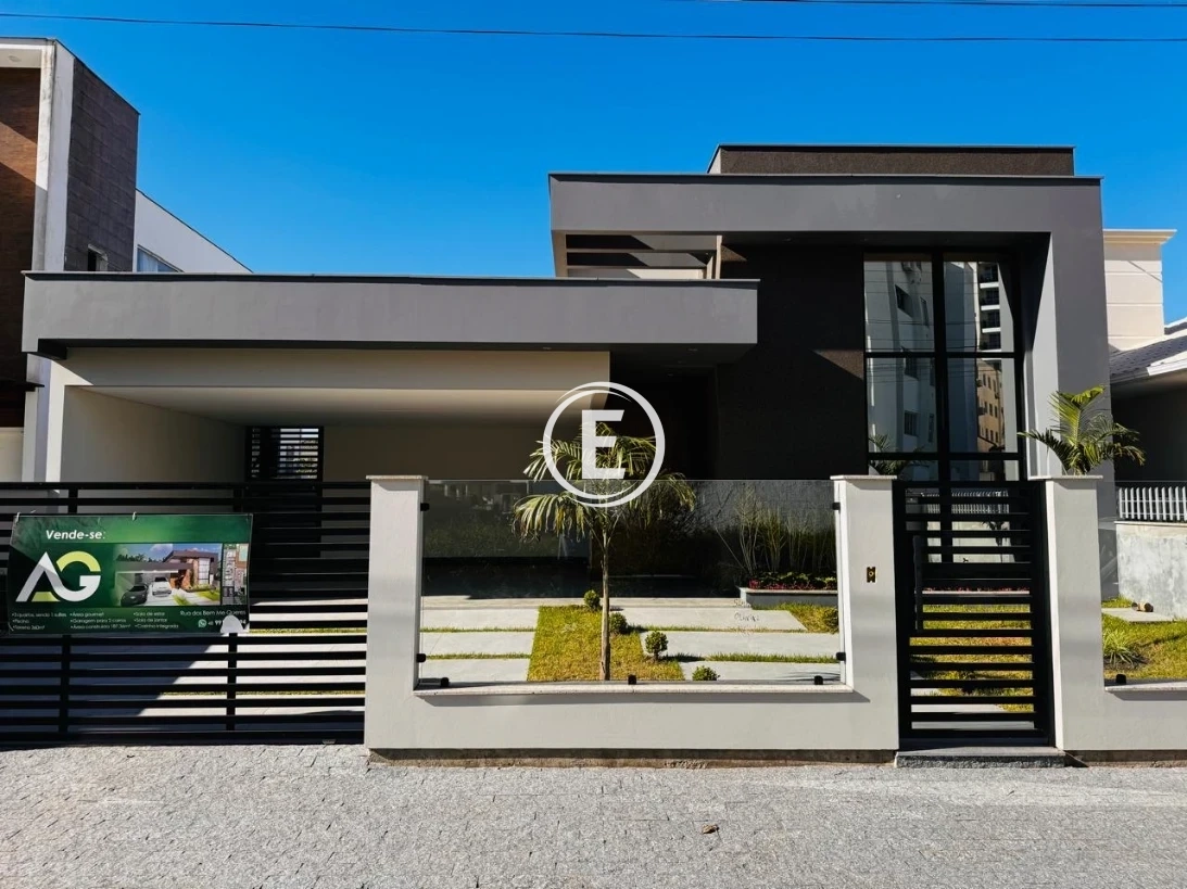 Casa em Pedra Branca, Palhoça. 3 quartos, 187m². Imagem 1 de 16