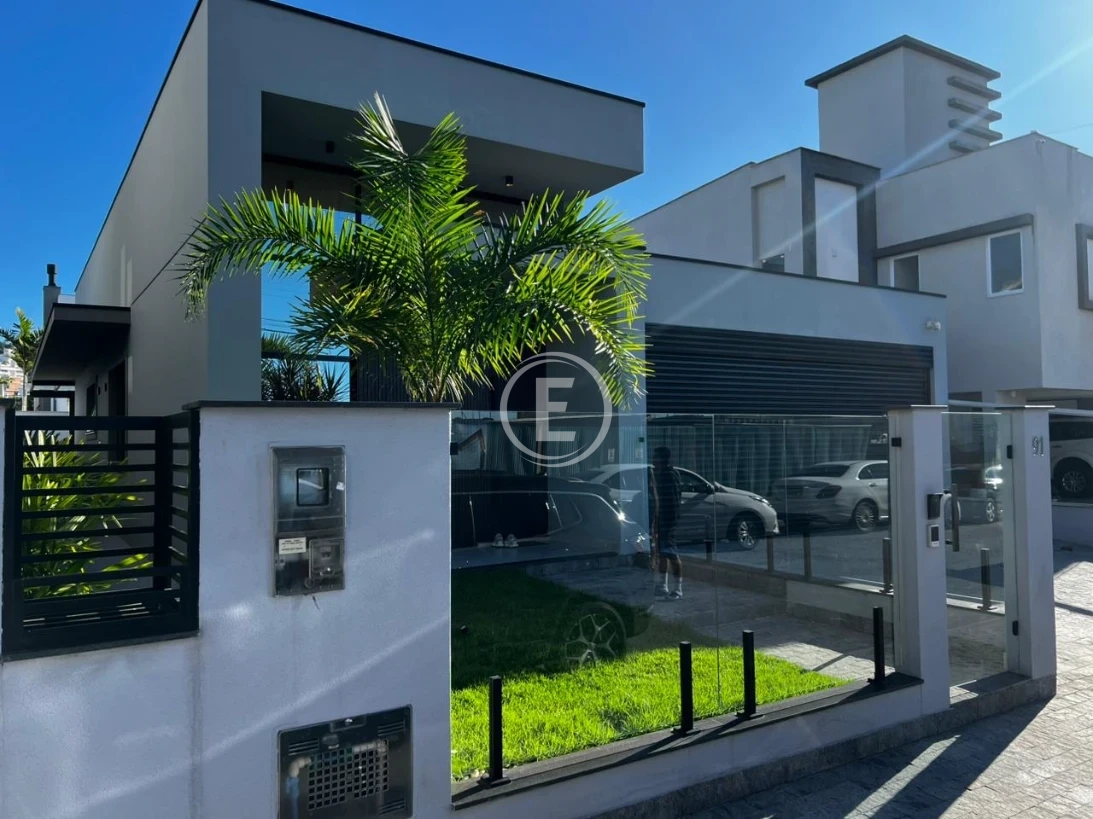 Casa em Pedra Branca, Palhoça. 3 quartos, 165m². Imagem 2 de 18