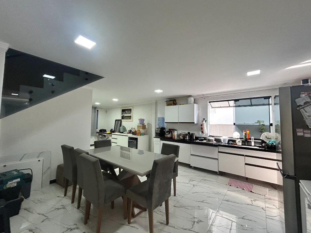 Sobrado Geminado em Aririú, Palhoça. 3 quartos, 209m². Imagem 15 de 17