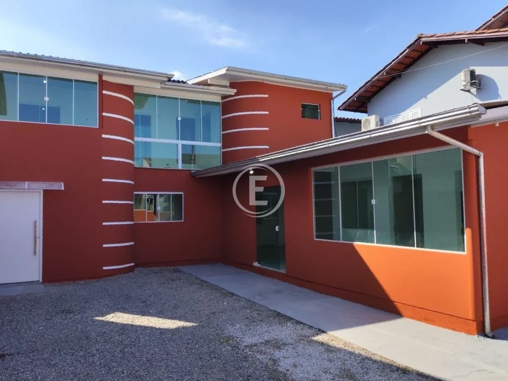 Casa em Forquilhas, São José. 4 quartos, 100m². Imagem 1 de 13