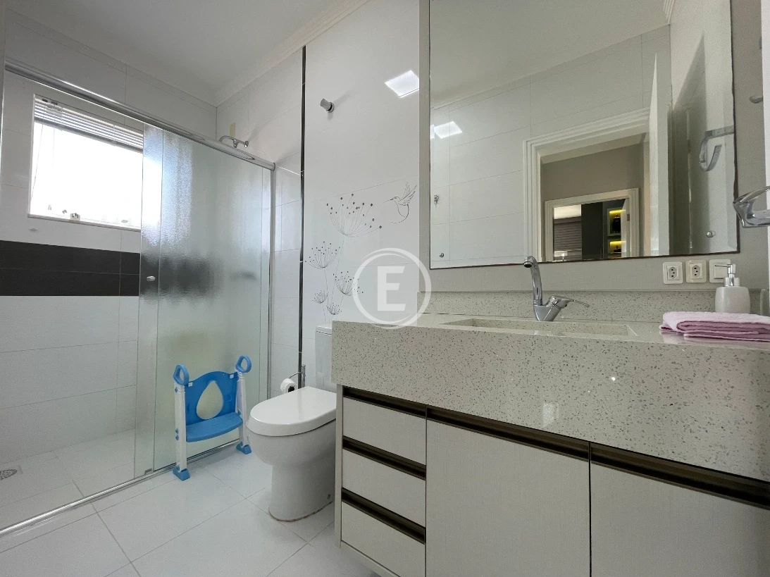 Casa em Caldas da Imperatriz, Santo Amaro da Imperatriz. 3 quartos, 432m². Imagem 22 de 31