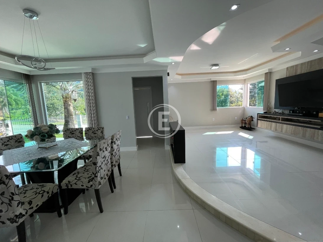 Casa em Caldas da Imperatriz, Santo Amaro da Imperatriz. 3 quartos, 432m². Imagem 5 de 31