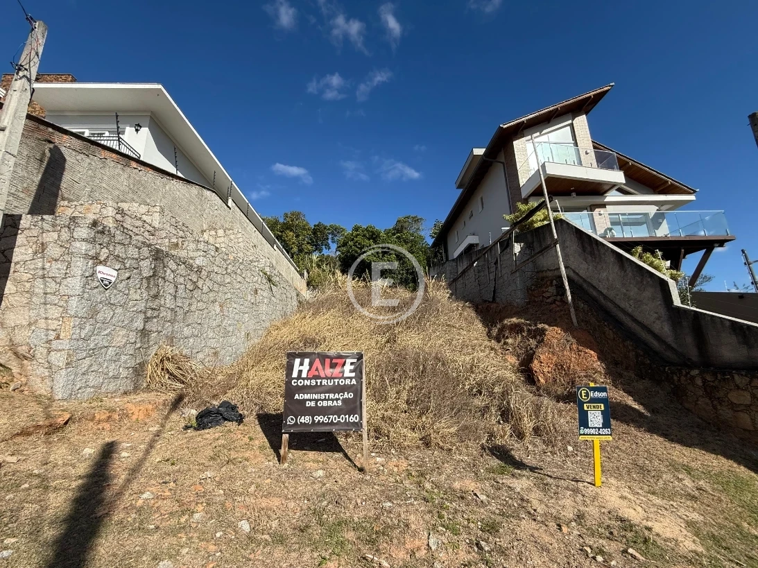 Terreno em Pedra Branca, Palhoça. 0 quartos, 0m². Imagem 1 de 3