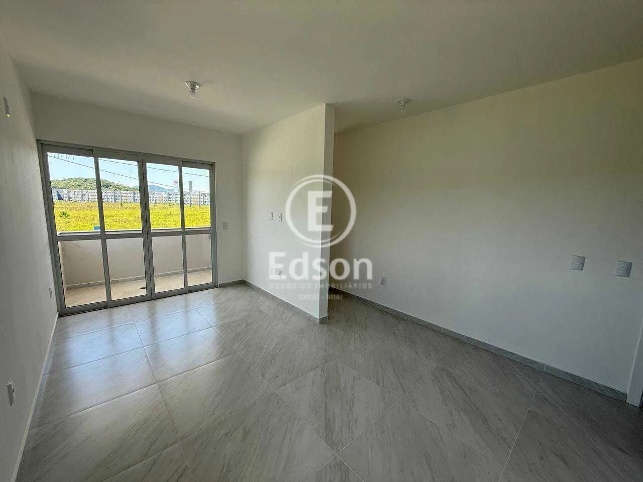 Apartamento em Sertão do Maruim, São José. 3 quartos, 73m². Imagem 2 de 8