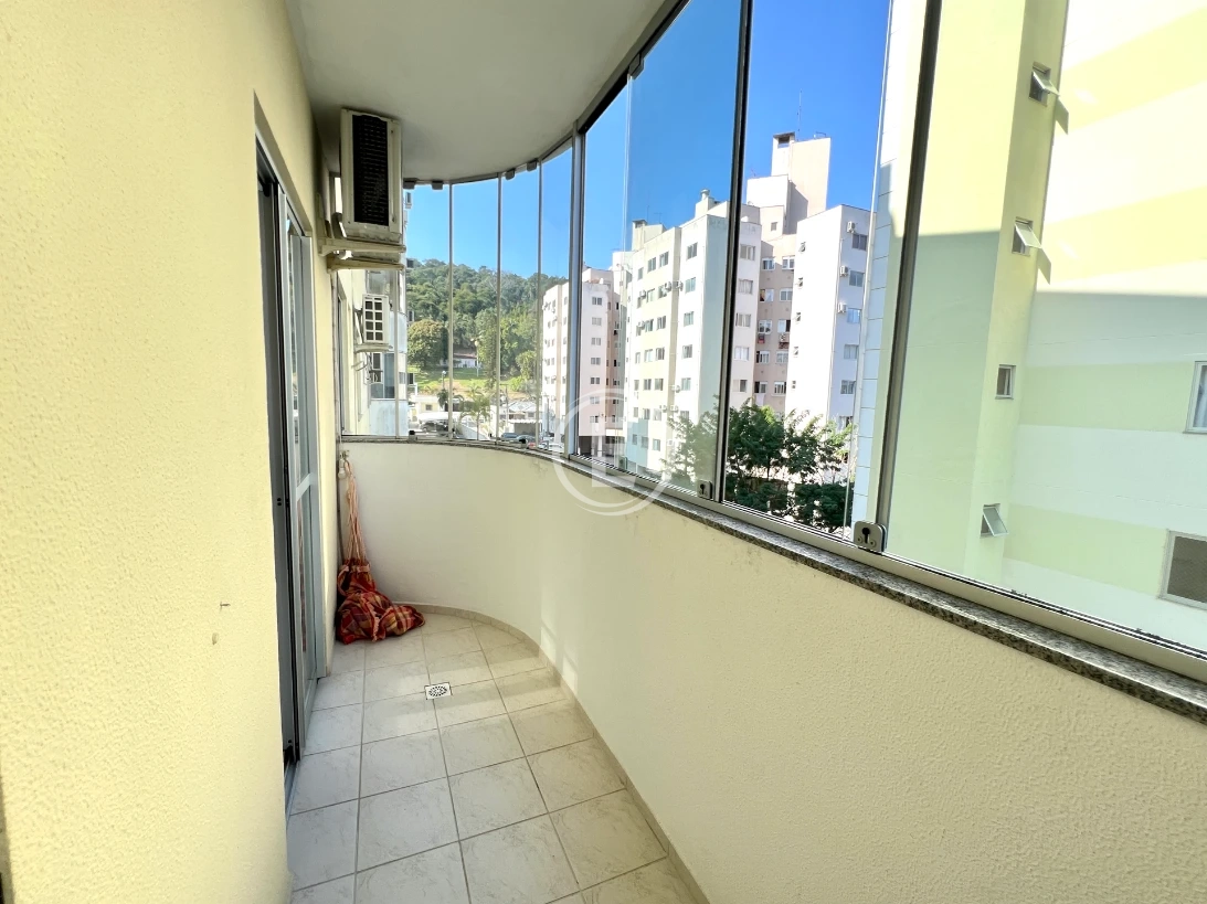 Apartamento em Ponta de Baixo, São José. 2 quartos, 71m². Imagem 4 de 10