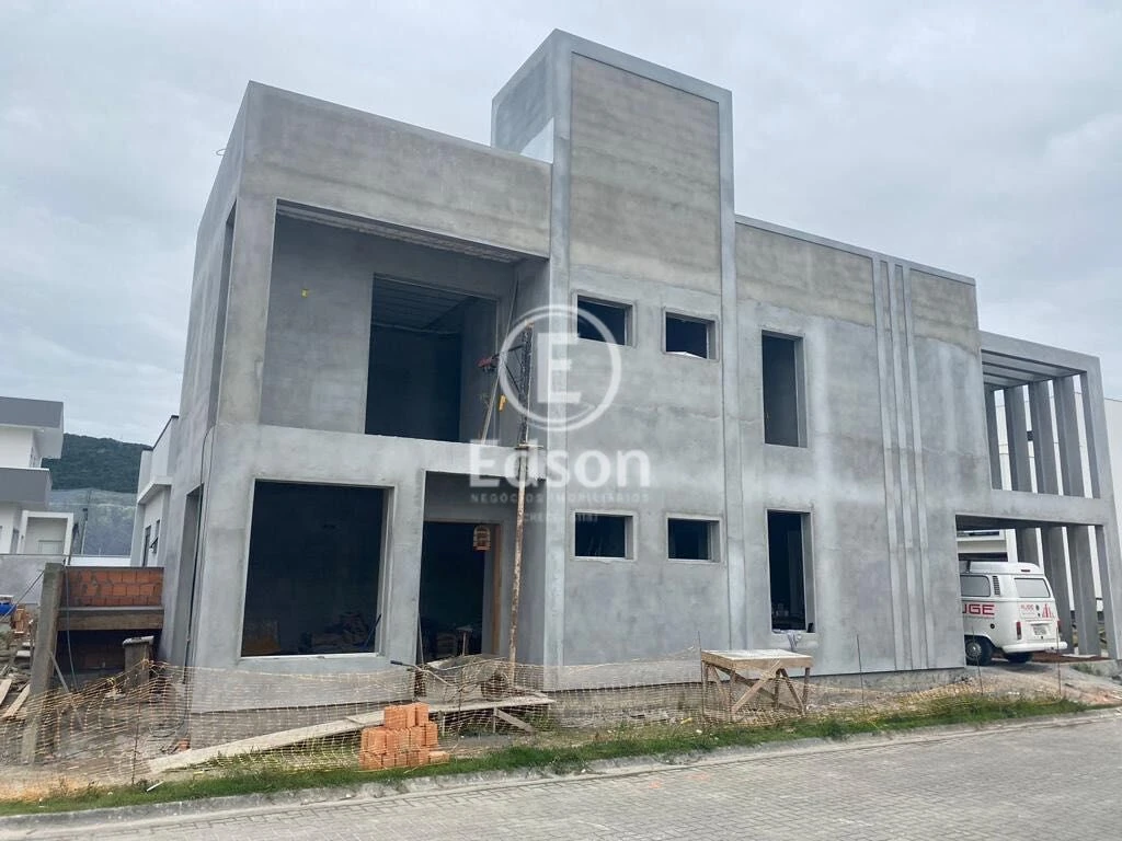 Casa em Beira Rio, Biguaçu. 4 quartos, 185m². Imagem 2 de 4