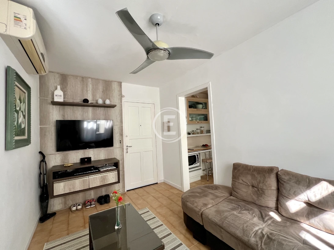 Apartamento em Praia Comprida, São José. 2 quartos, 40m². Imagem 2 de 10