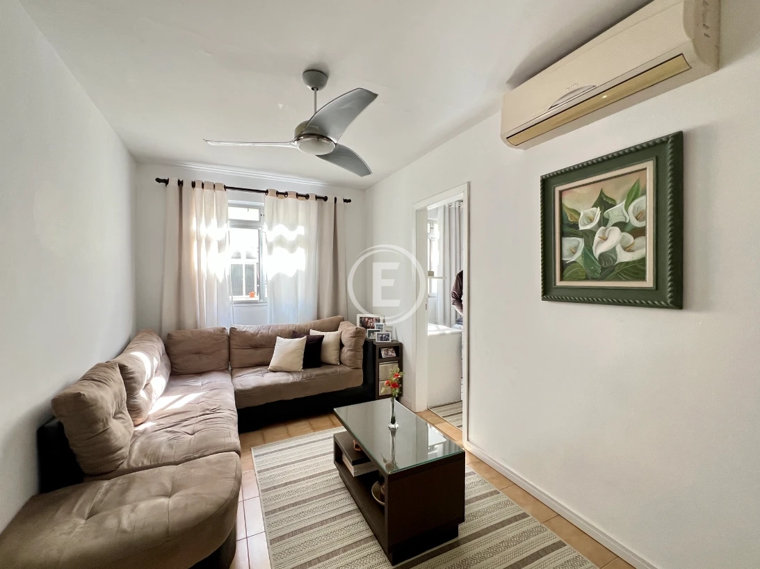 Apartamento em Praia Comprida, São José. 2 quartos, 40m². Imagem 1 de 10