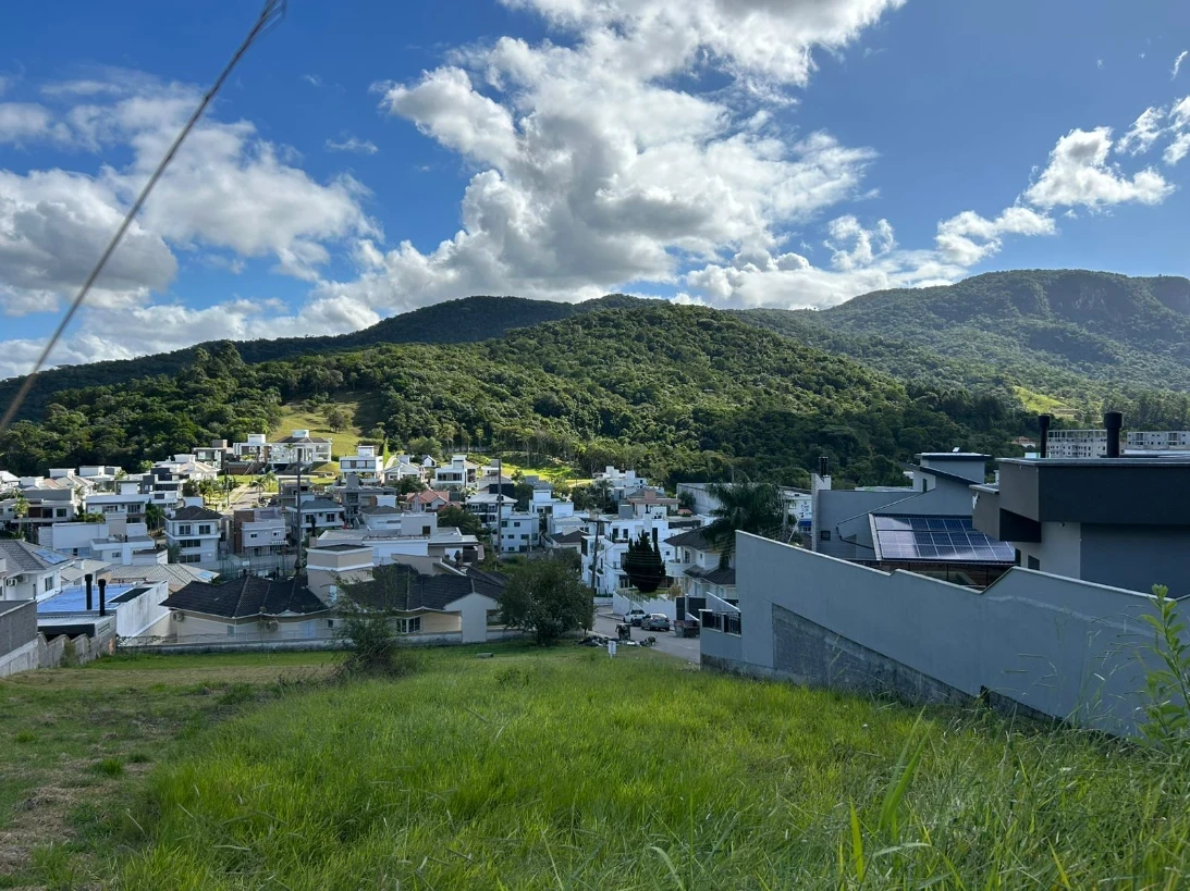 Terreno em Pedra Branca, Palhoça. 0 quartos, 0m². Imagem 1 de 4