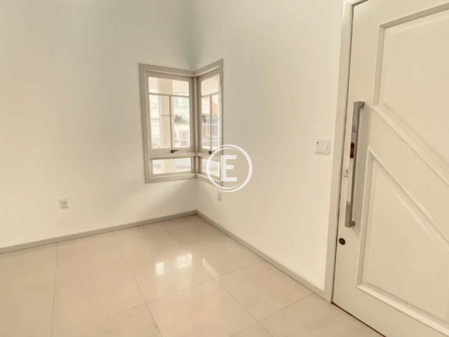 Casa em Pedra Branca, Palhoça. 4 quartos, 250m². Imagem 3 de 19