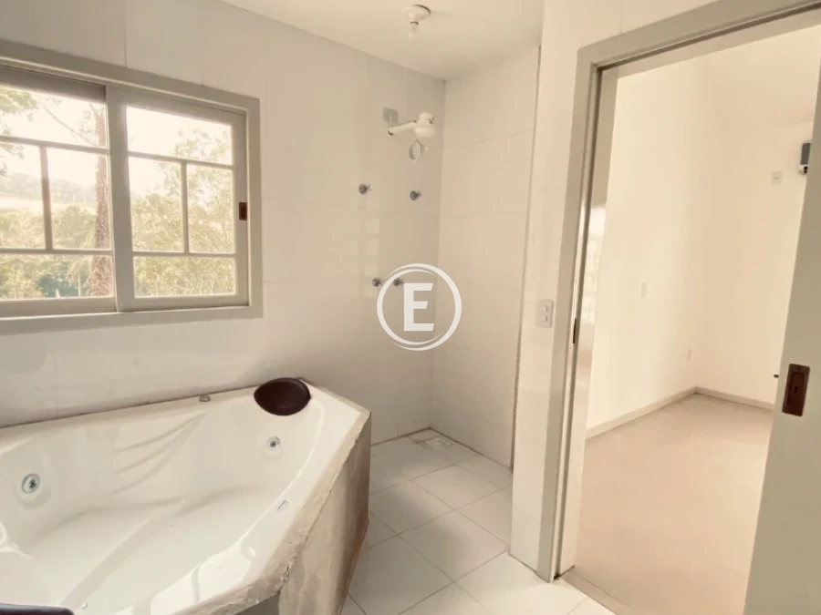 Casa em Pedra Branca, Palhoça. 4 quartos, 250m². Imagem 15 de 19