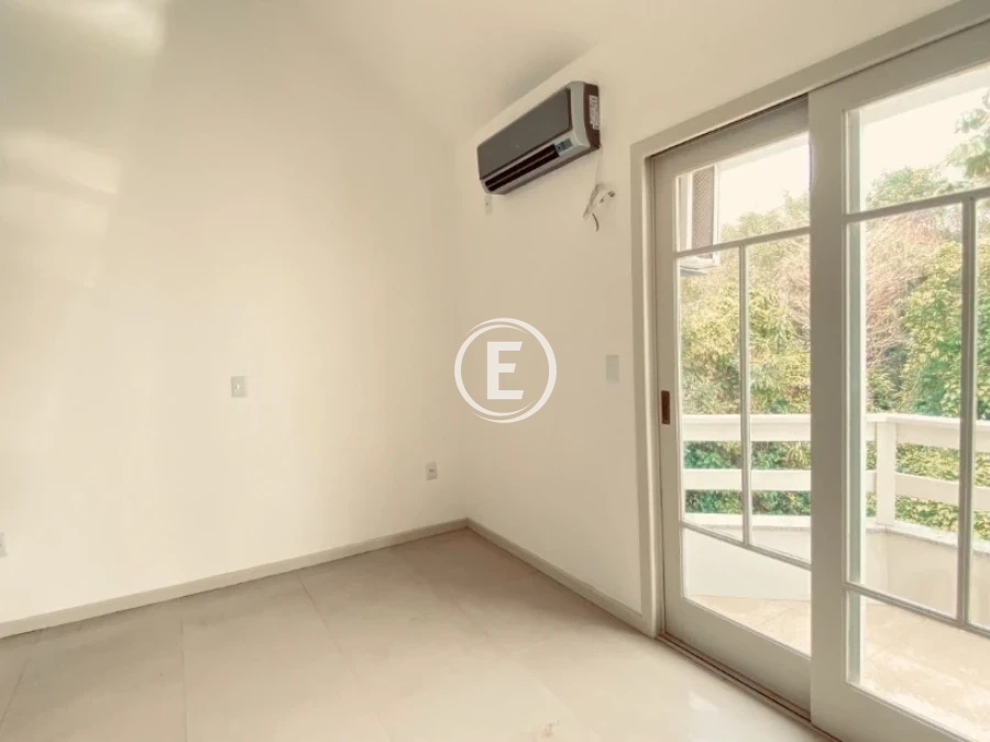 Casa em Pedra Branca, Palhoça. 4 quartos, 250m². Imagem 10 de 19