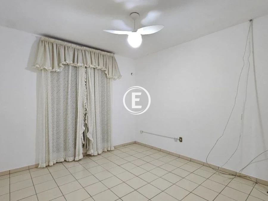 Casa em Ponta de Baixo, São José. 3 quartos, 193m². Imagem 11 de 27