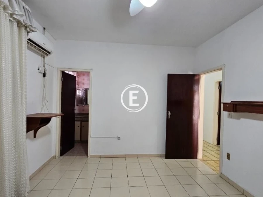 Casa em Ponta de Baixo, São José. 3 quartos, 193m². Imagem 14 de 27