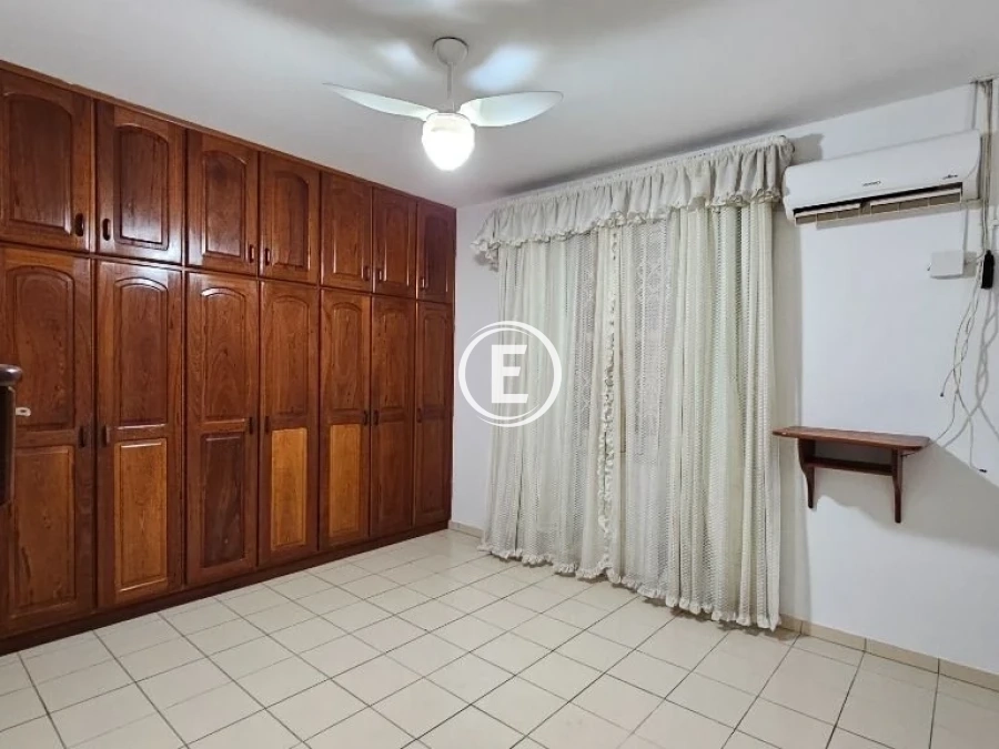 Casa em Ponta de Baixo, São José. 3 quartos, 193m². Imagem 16 de 27