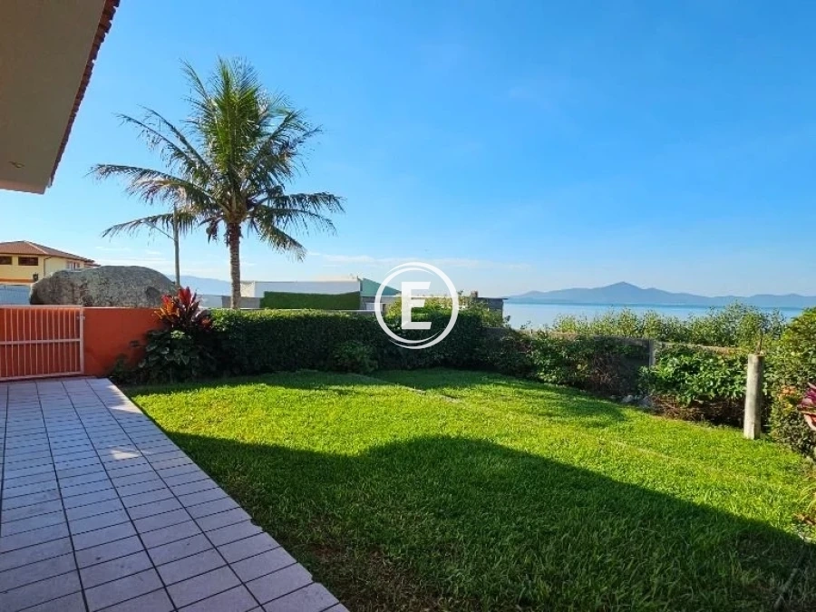 Casa em Ponta de Baixo, São José. 3 quartos, 193m². Imagem 21 de 27