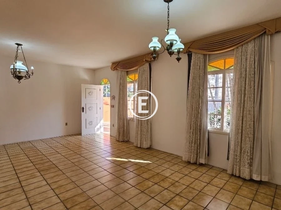 Casa em Ponta de Baixo, São José. 3 quartos, 193m². Imagem 3 de 27