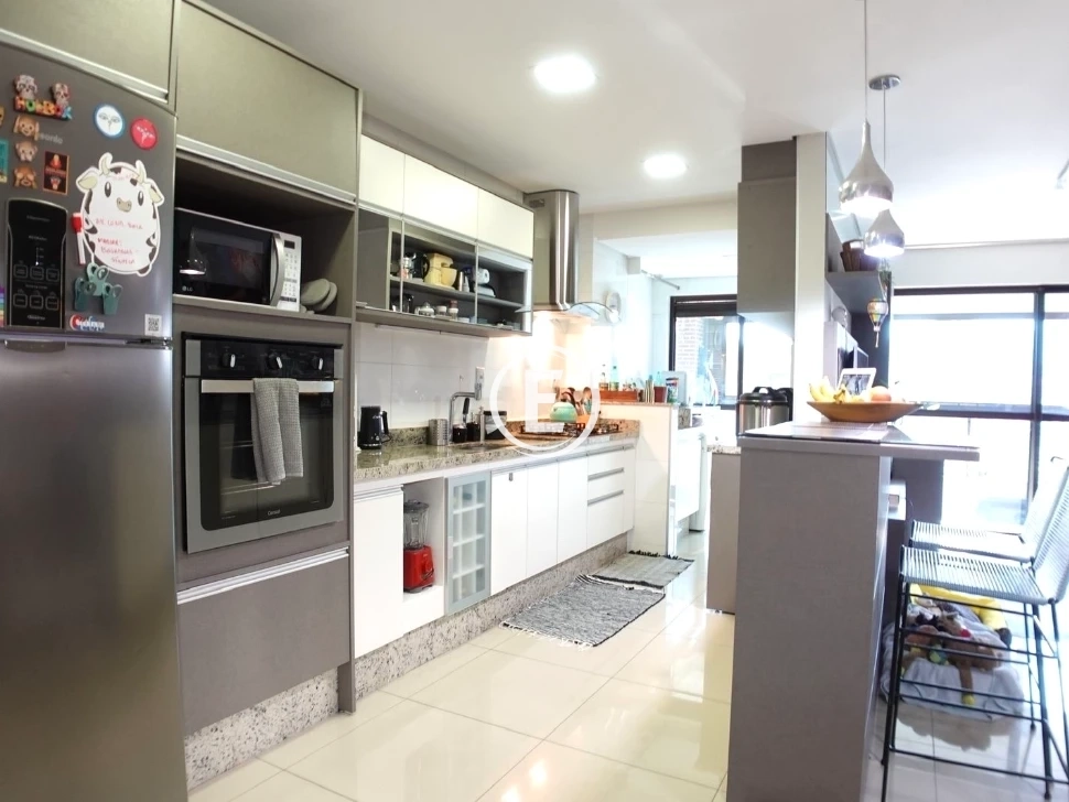 Apartamento em Kobrasol, São José. 3 quartos, 118m². Imagem 1 de 27