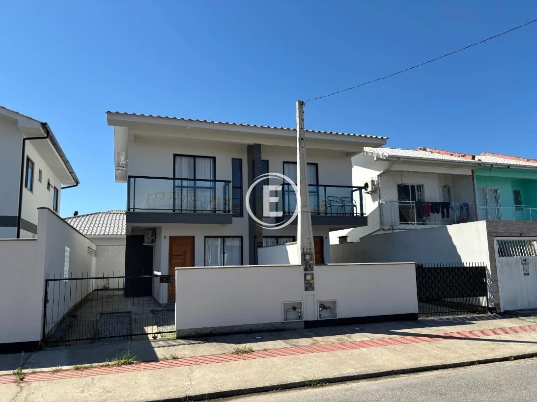 Sobrado Geminado em Nova Palhoça, Palhoça. 2 quartos, 61m². Imagem 1 de 8