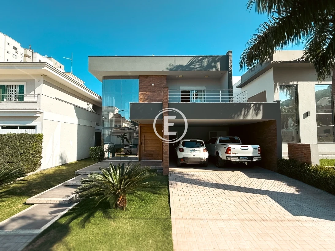 Casa em Pedra Branca, Palhoça. 4 quartos, 258m². Imagem 1 de 21